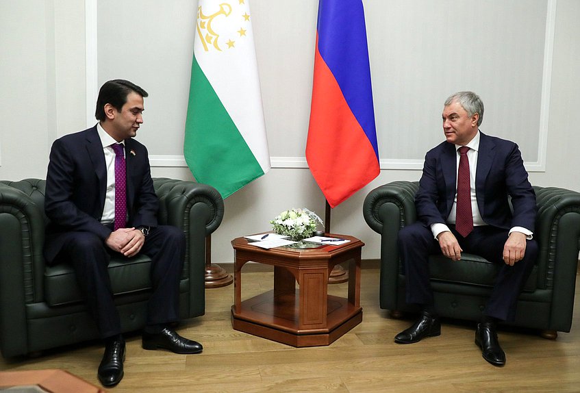 Председатель Государственной Думы Вячеслав Володин и Председатель Маджлиси милли Маджлиси Оли Республики Таджикистан Рустами Эмомали