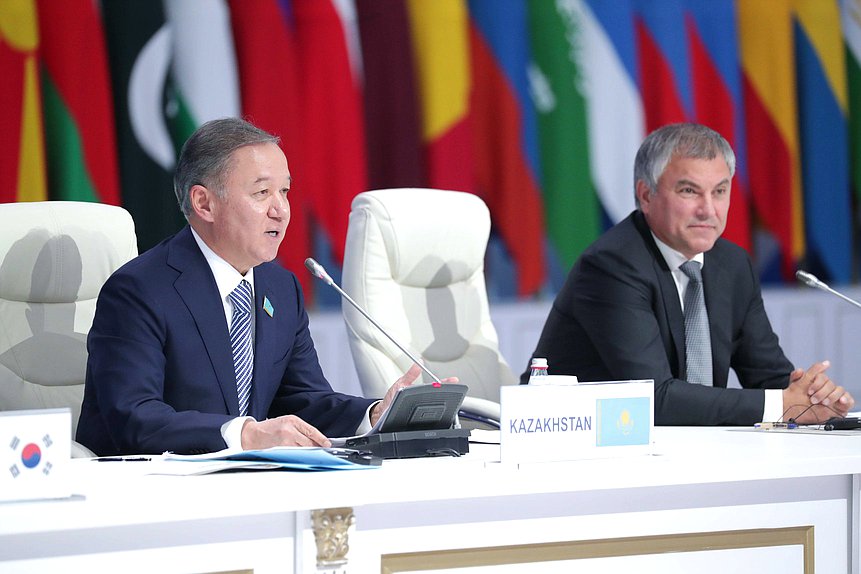 Chairman of the Mazhilis of the Parliament of the Republic of Kazakhstan Nurlan Nigmatulin and Chairman of the State Duma Viacheslav Volodin