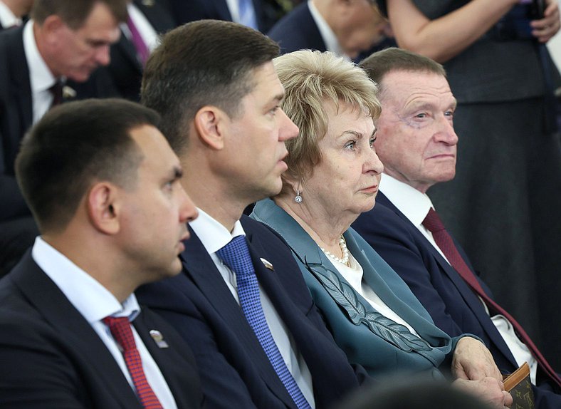 Встреча Президента РФ Владимира Путина с депутатами Государственной Думы VIII созыва