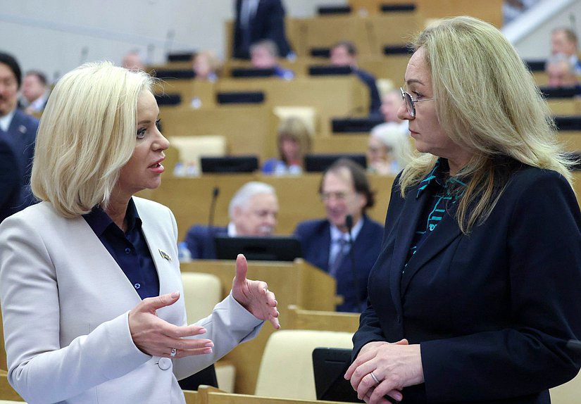 Председатель Комитета по культуре Ольга Казакова и член Комитета по просвещению Лариса Тутова