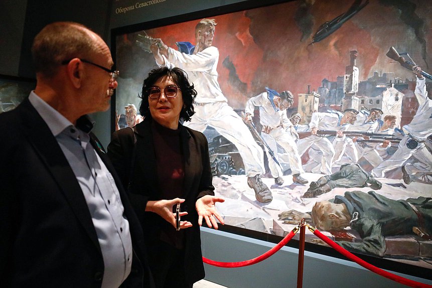 Члены делегаций стран-членов ОДКБ посетили выставки "Великая Победа. Россия - моя история" и "Без срока давности. Нюрнберг. 80 лет" в Москве