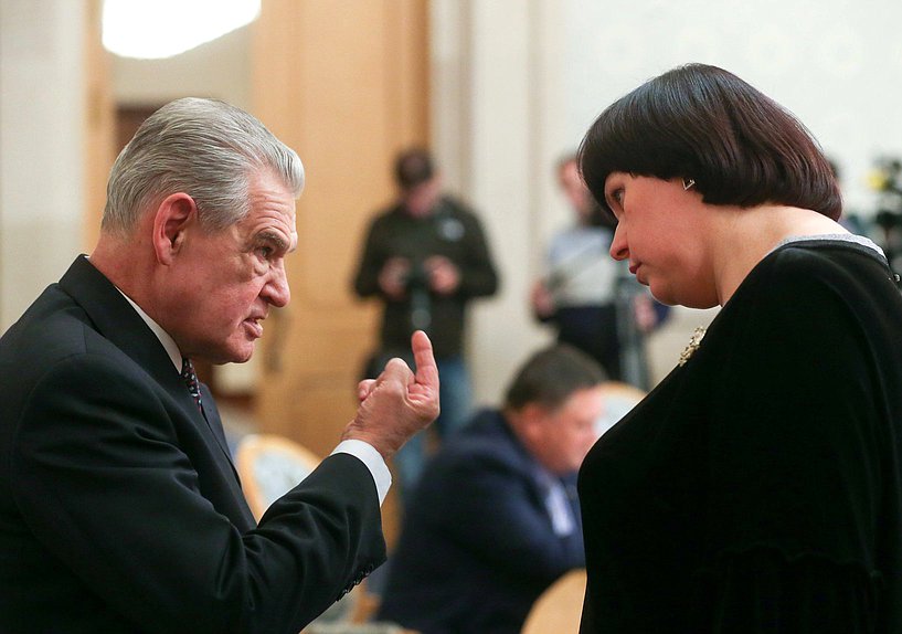 Member of the Committee on Budget and Taxes Nikolai Gonchar and member of the Federation Council Committee on Constitutional Legislation and State-Building Yelena Afanasyeva