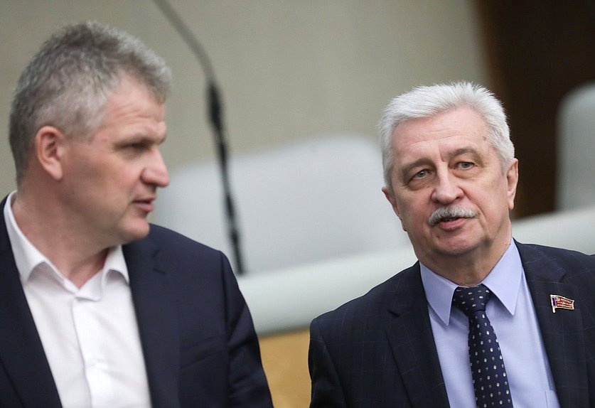 Заместитель Председателя Комитета по охране здоровья Алексей Куринный и член Комитета Николай Осадчий