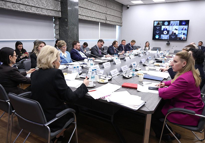 Заседание Комитета по защите семьи, вопросам отцовства, материнства и детства