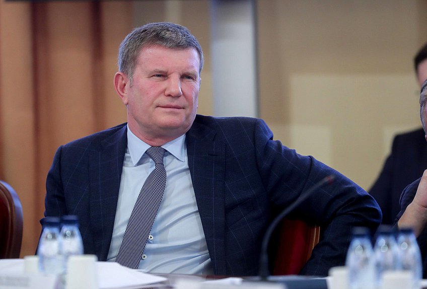 Заместитель Председателя Комитета по финансовому рынку Олег Савченко