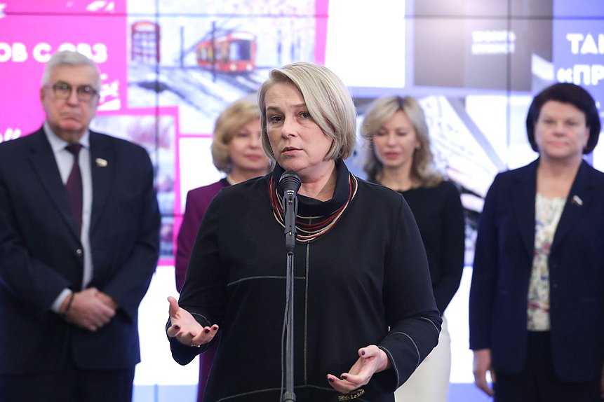 Открытие выставки, приуроченной к Международному дню инвалидов