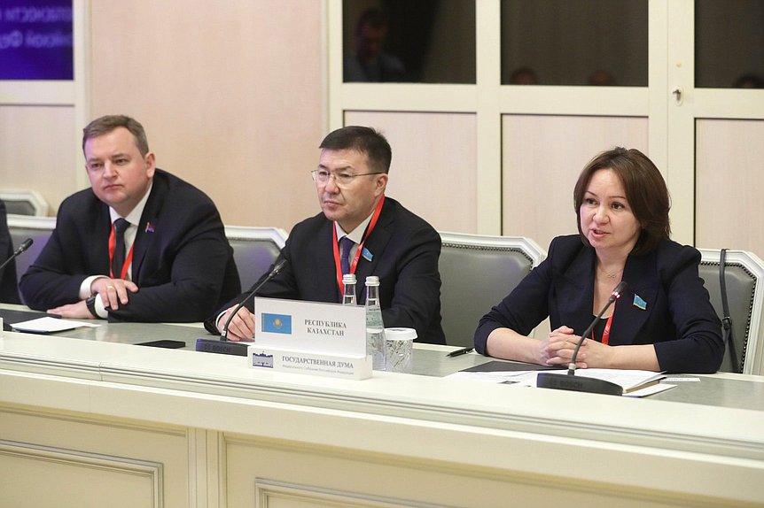 Vyacheslav Volodin se reunió con observadores internacionales de la Asamblea Parlamentaria de la OTSC