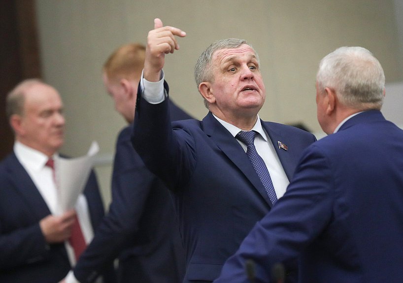 Первый заместитель Председателя Комитета по труду, социальной политике и делам ветеранов Николай Коломейцев