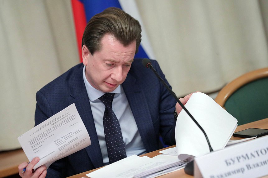 Первый заместитель Председателя Комитета по экологии, природным ресурсам и охране окружающей среды Владимир Бурматов