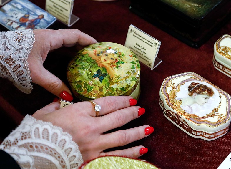 Открытие выставки «Игрушка — радость детства» и Круглый стол на тему «Безопасное детство: традиционная игрушка как основа гармоничного развития личности»