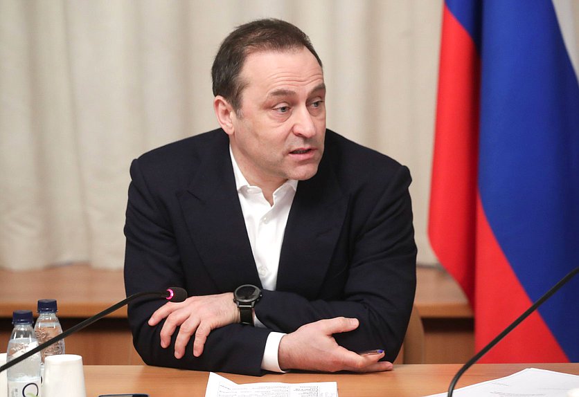 Председатель Комитета по физической культуре и спорту Дмитрий Свищев