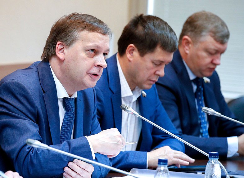 Круглый стол Комитета по экологии, природным ресурсам и охране окружающей среды на тему «О состоянии водных биологических ресурсов и среды их обитания»