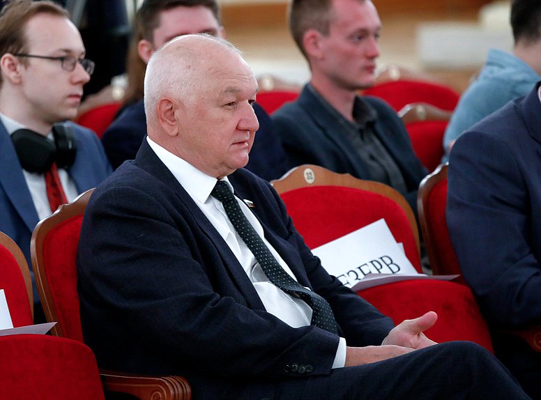 Первый заместитель Председателя Комитета по делам национальностей Ильдар Гильмутдинов