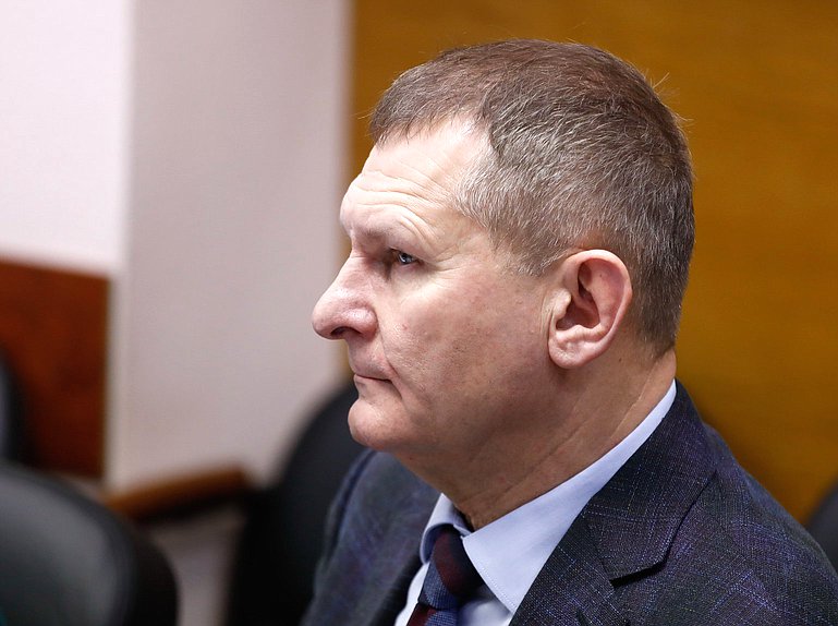 Член Комитета по бюджету и налогам Вячеслав Фомичев