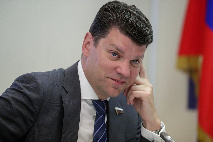 Первый заместитель Председателя Комитета по экономической политике Денис Кравченко