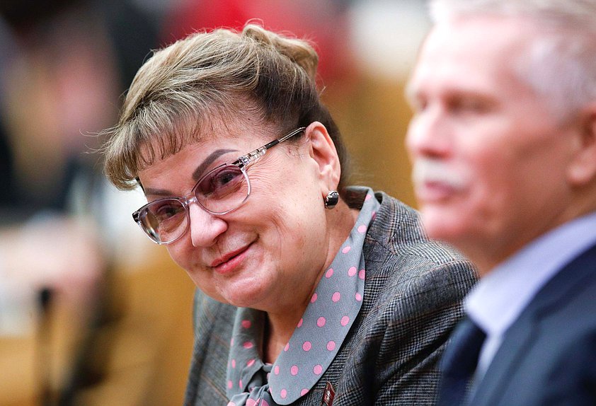 Член Комиссии по Регламенту и обеспечению деятельности Государственной Думы Ольга Алимова