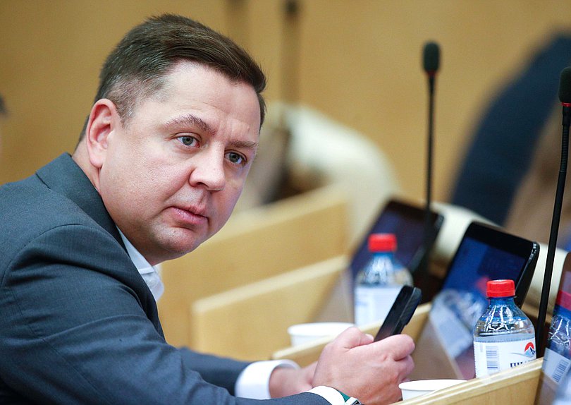 Член Комитета по строительству и жилищно-коммунальному хозяйству Илья Вольфсон