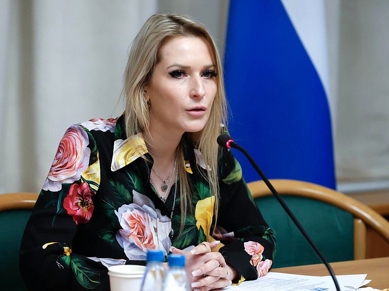 Председатель Комитета по развитию гражданского общества, вопросам общественных и религиозных объединений Яна Лантратова