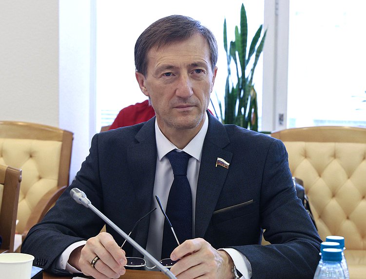 Член Комитета по малому и среднему предпринимательству Александр Живайкин