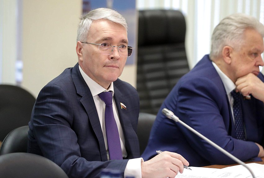 Член Комитета по экономической политике Эдуард Кузнецов