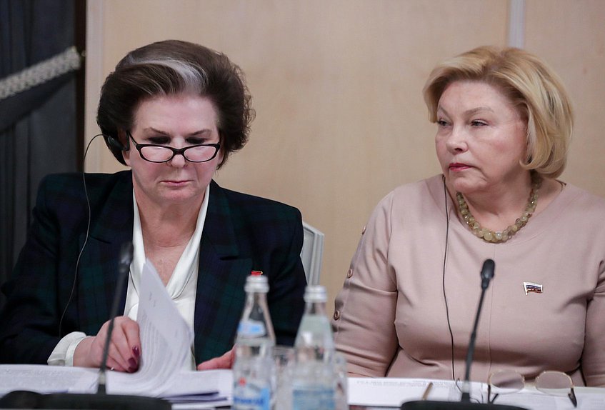 Deputy Chairwoman of the Committee on Federal System and Issues of Local Self-Government Valentina Tereshkova and First Deputy Chairwoman of the Committee on Culture Elena Drapeko
