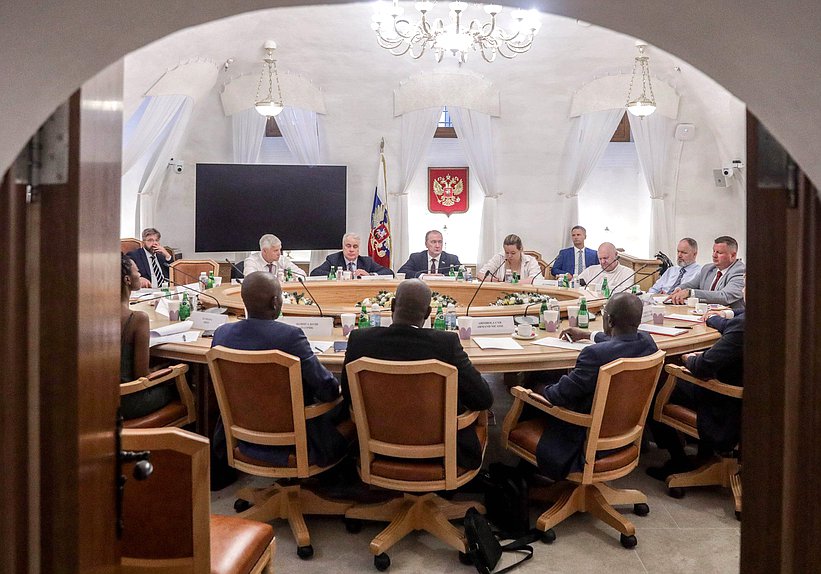 Круглый стол: "Россия-Африка: перспективы международного экономического сотрудничества"