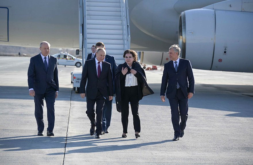 Президент РФ Владимир Путин, Председатель ГД Вячеслав Володин и первая женщина-космонавт, депутат Валентина Терешкова