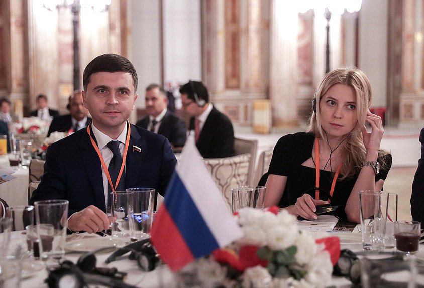 Deputy Chairman of the Committee on Issues of Nationalities Ruslan Balbek and Deputy Chairwoman of the Committee on International Affairs Natalia Poklonskaia