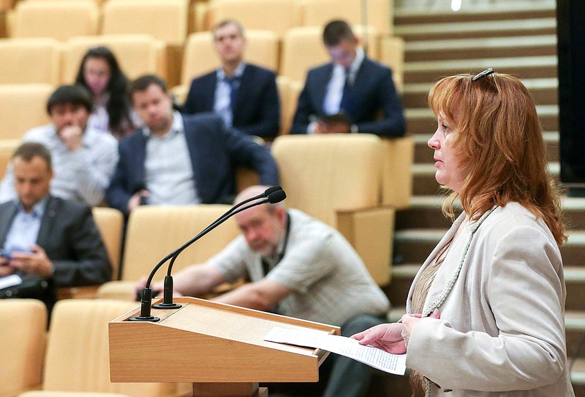 Круглый стол фракции КПРФ на тему «Гарантии законных имущественных прав на нежилые помещения граждан: машиноместа, гаражи, помещения-боксы»