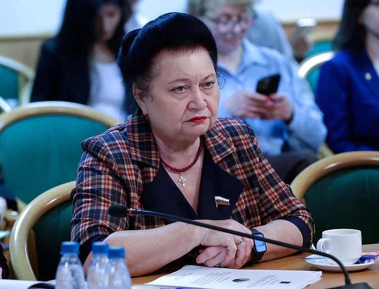 Заместитель Председателя Комиссии по Регламенту и обеспечению деятельности Государственной Думы Раиса Кармазина