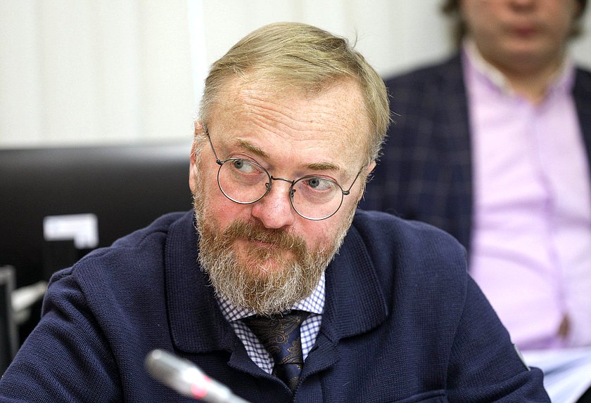 Милонов предложил сделать платные дороги бесплатными для участников СВО