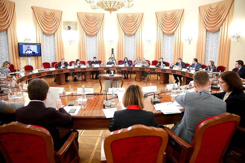 Заседание рабочей группы по выработке предложений, направленных на своевременное обеспечение качественными жилыми помещениями лиц из числа детей-сирот и детей, оставшихся без попечения родителей