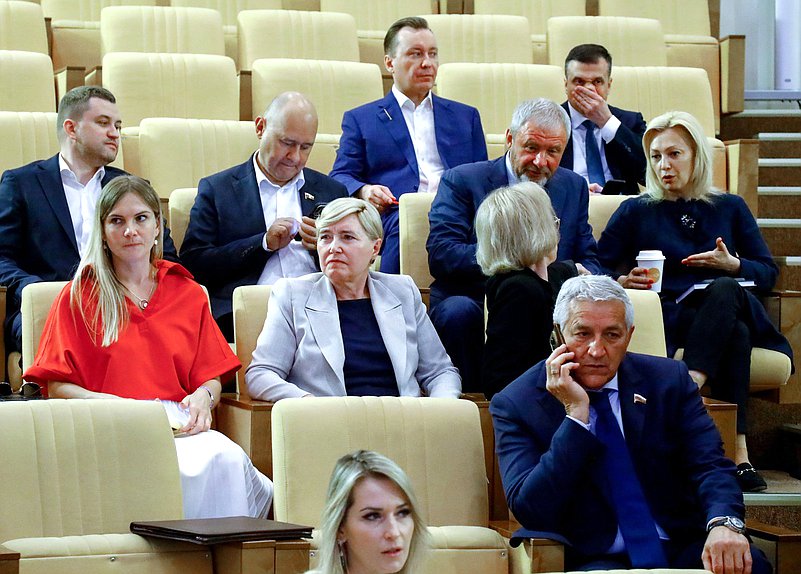 Расширенное совместное заседание Комитетов по контролю, по просвещению, по физической культуре и спорту, по охране здоровья и по развитию гражданского общества, вопросам общественных и религиозных объединений