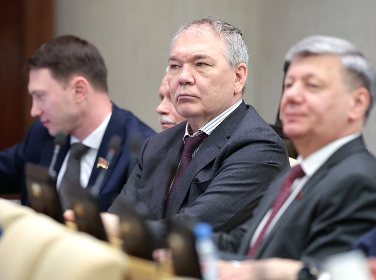 Председатель Комитета по делам СНГ, евразийской интеграции и связям с соотечественниками Леонид Калашников