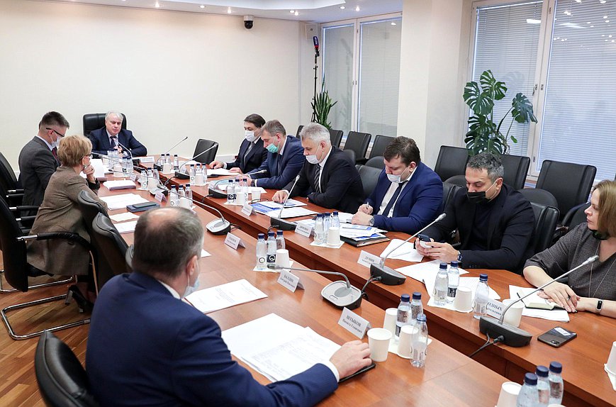 Круглый стол на тему «Вопросы нормативно-правового регулирования в части обеспечения технологической независимости и безопасности объектов критической информационной инфраструктуры»