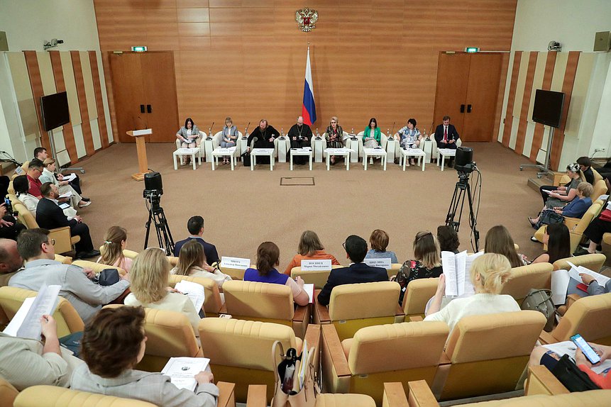 Заседание экспертного совета Комитета по вопросам семьи, женщин и детей