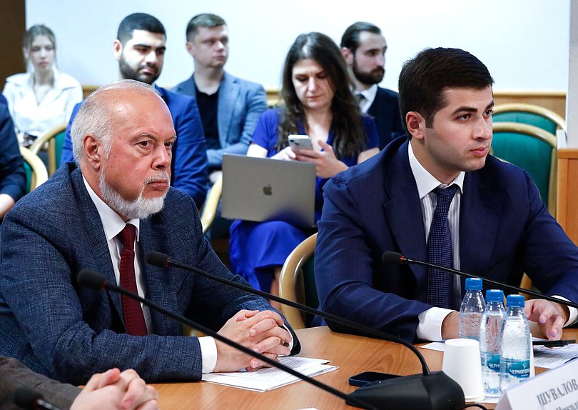 Члены Комитета по экологии, природным ресурсам и охране окружающей среды Вадим Шувалов и Солтан Узденов