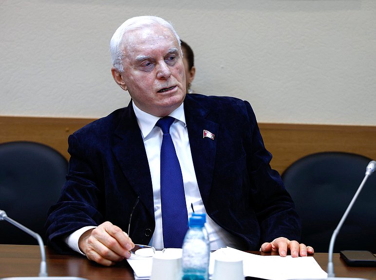 Первый заместитель Председателя Комитета по просвещению Михаил Берулава