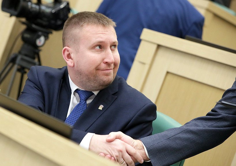 Председатель Народного Совета ЛНР Денис Мирошниченко