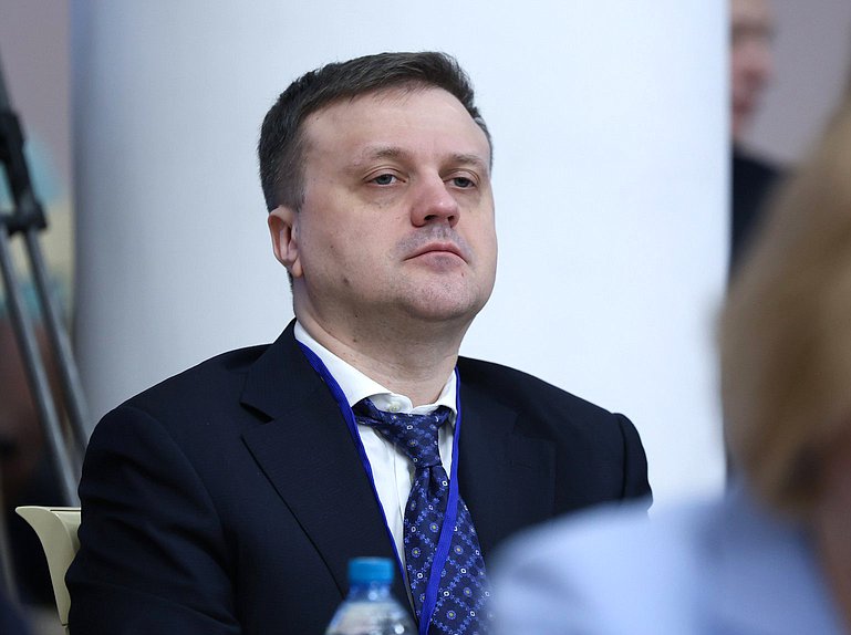 Председатель Комитета по региональной политике и местному самоуправлению Алексей Диденко