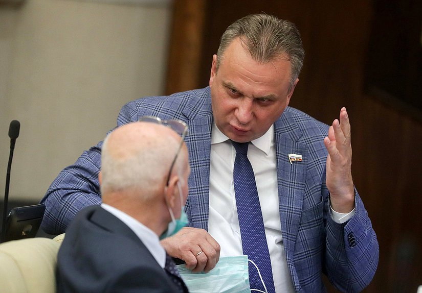 Член Комитета по природным ресурсам, собственности и земельным отношениям Сергей Крючек