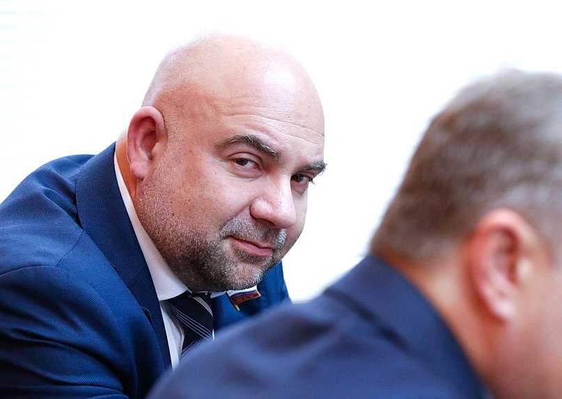 Круглый стол Комитета по экологии, природным ресурсам и охране ...