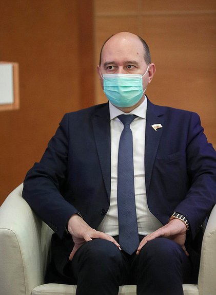 Заместитель Председателя Комитета по развитию гражданского общества, вопросам общественных и религиозных объединений Олег Леонов