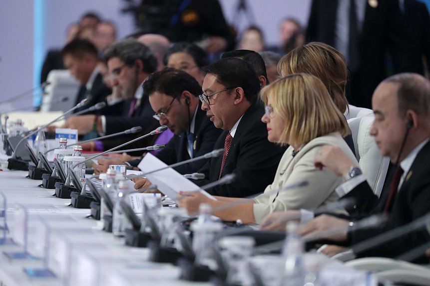 Final session of the 4th Meeting of Speakers of Eurasian Countries’ Parliaments