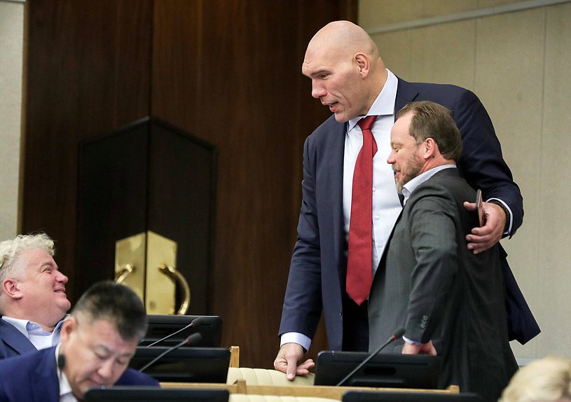 Первый заместитель Председателя Комитета по экологии и охране окружающей среды Николай Валуев и Первый заместитель Председателя Комитета по культуре Александр Шолохов