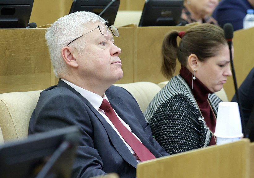 Председатель Комитета по безопасности и противодействию коррупции Василий Пискарев