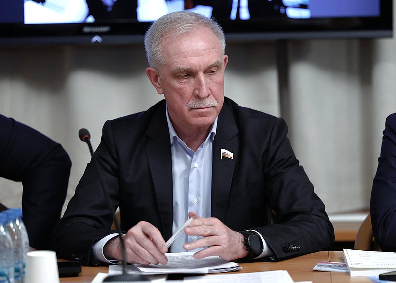 Член Комитета по промышленности и торговле Сергей Пантелеев