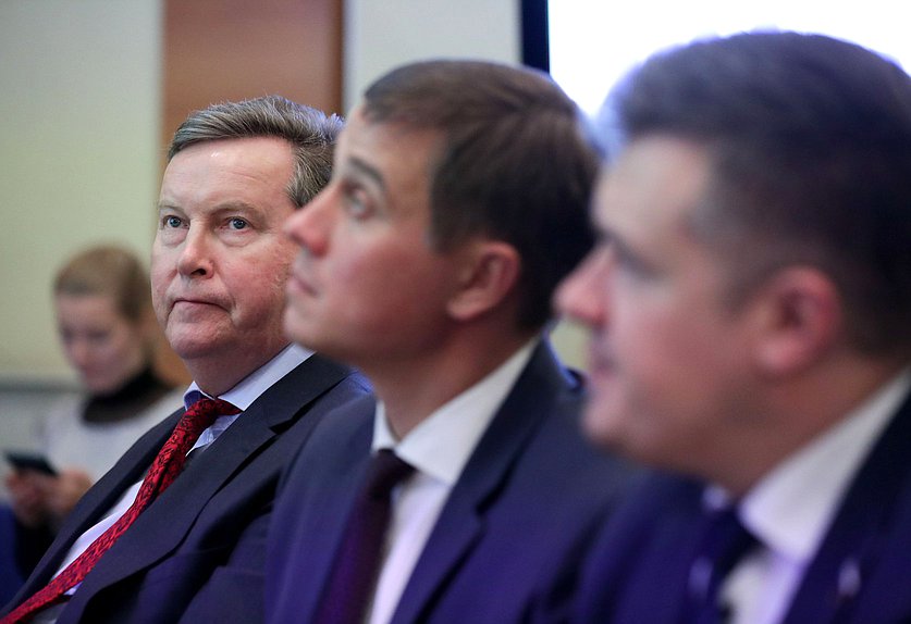 Первый заместитель Председателя Комитета по контролю и Регламенту Олег Нилов