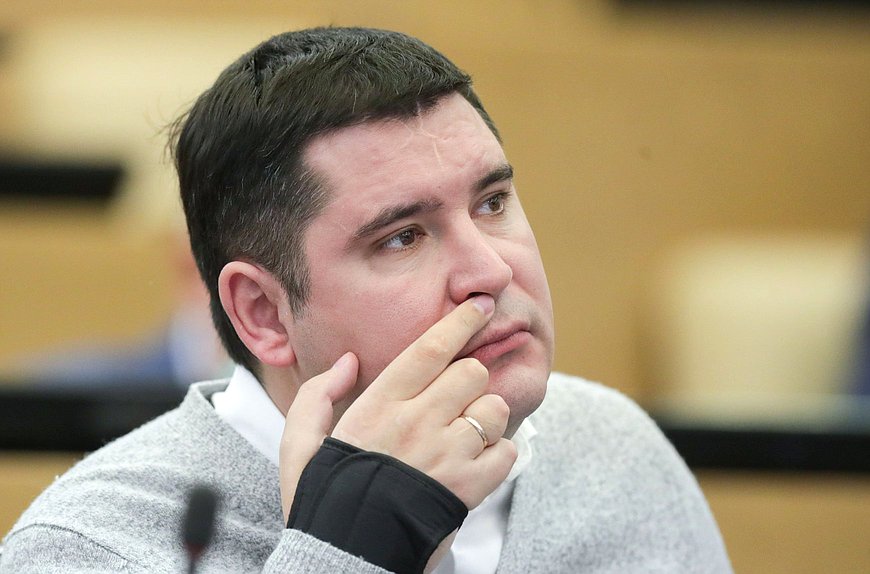 Заместитель Председателя Комитета по молодежной политике Михаил Киселев
