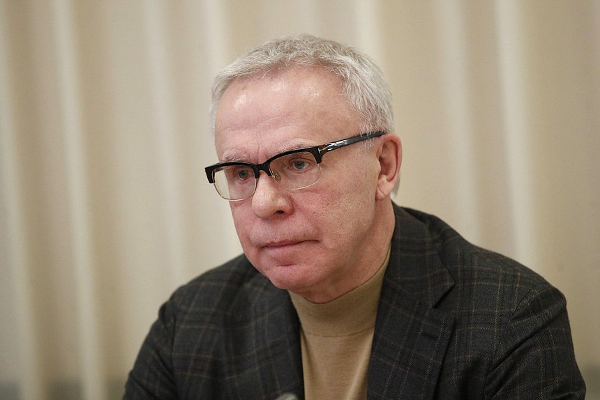 Первый заместитель председателя комитета по экологии, природным ресурсам и охране окружающей среды Вячеслав Фетисов